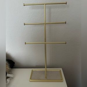 Three tier jewelers stand
